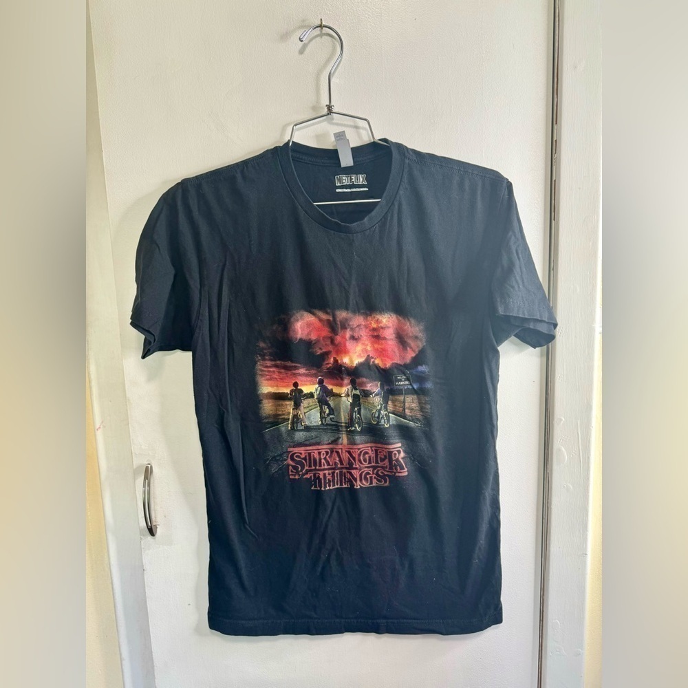 Stranger Things Tee ~ Size NL